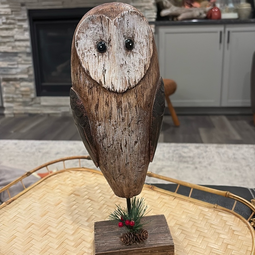 Tall Owl Statuary. Wood look. Heavy​